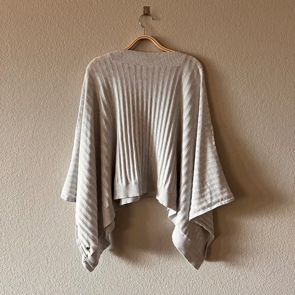 Lululemon Poncho / Sweater - Picture 1 of 3